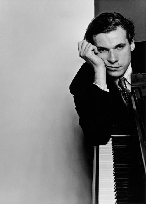 joeinct: Glenn Gould, pianist. New York, Photo by Arnold Newman, 1959