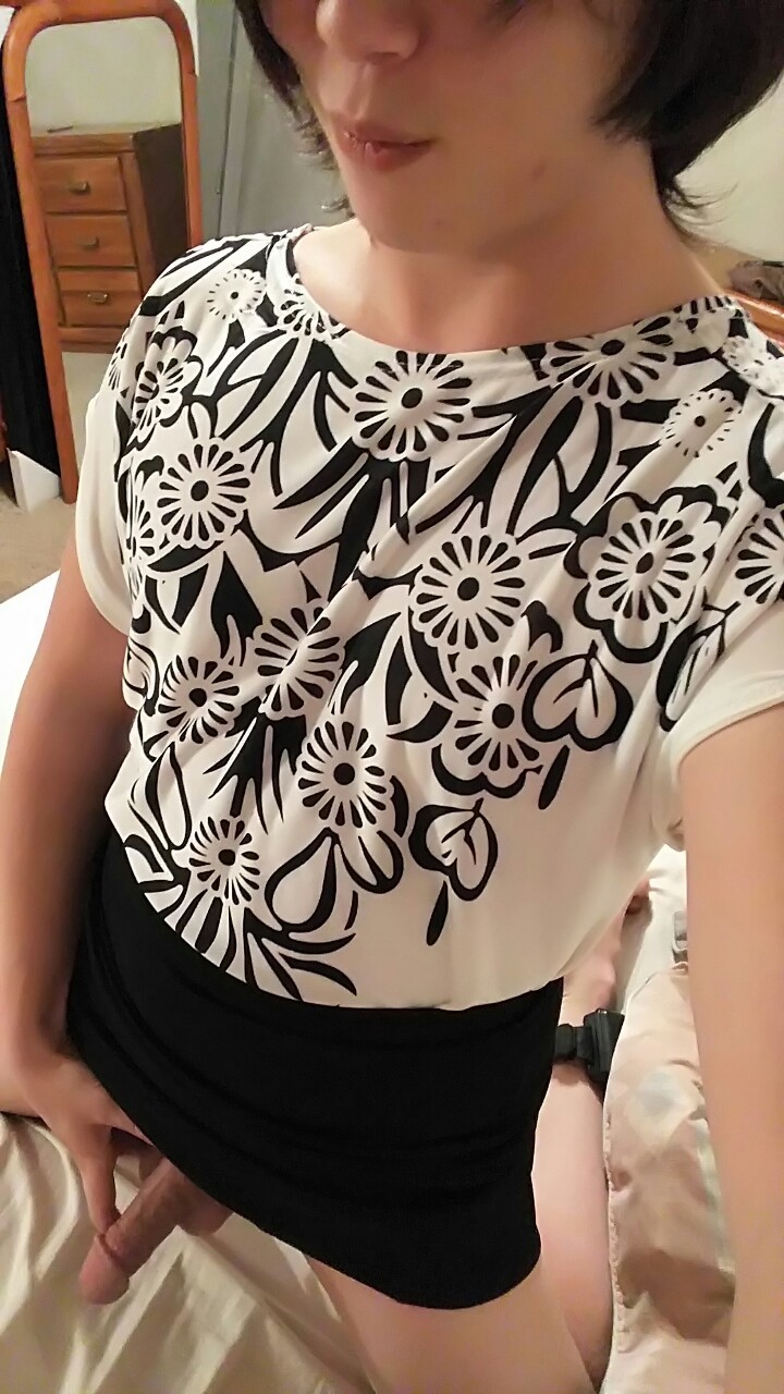 adorathekitty:  No Christmas-type outfits to wear for everyone, I hope this will