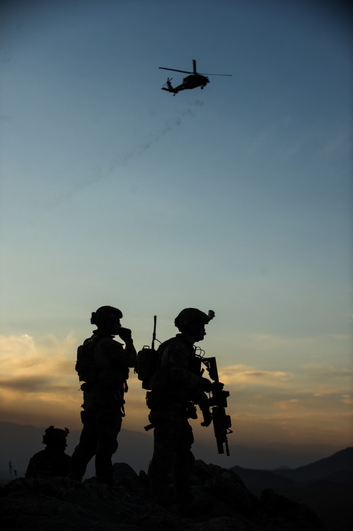 soldierporn: Larger than life. U.S. Air Force pararescuemen, 83rd Expeditionary Rescue Squadron, pro