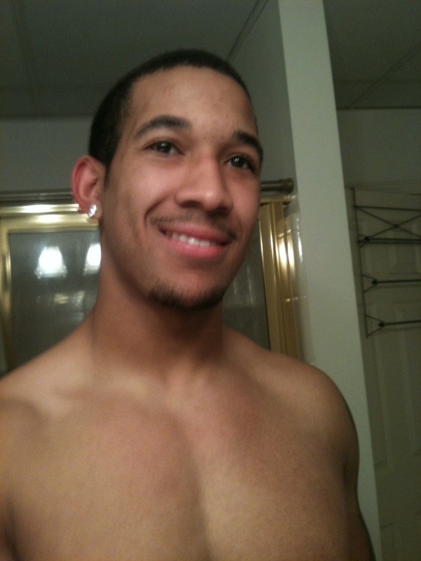 handsallover:  guyswithcellphones:  Blake from Tulsa, OK showing it OFF!! Very handsome