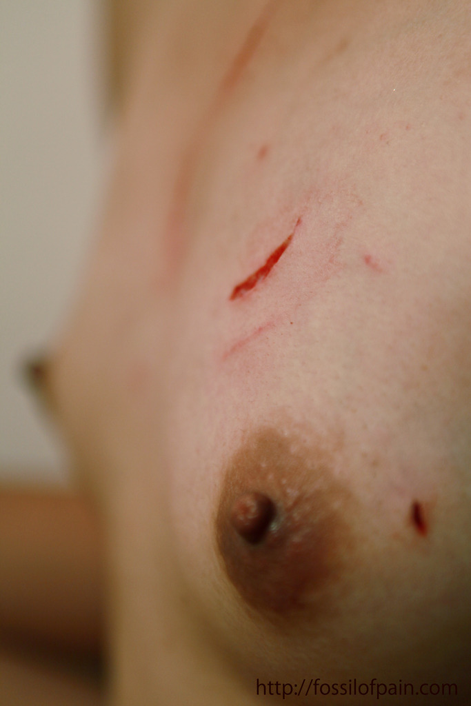 fossilofpain:  model: muse / photography by 石舟煌 Koh Ishifune http://fossilofpain.com