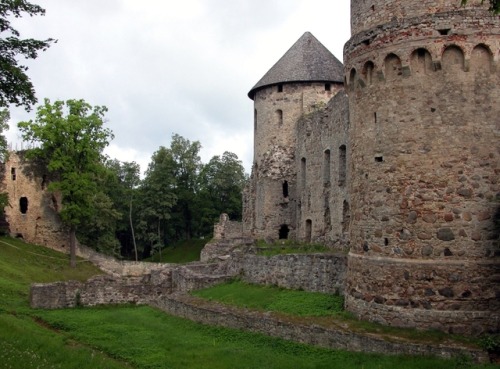 medievalart:Castle Cesis (Latvia)The strongest castle and also a headquarters of the Livonian Order.