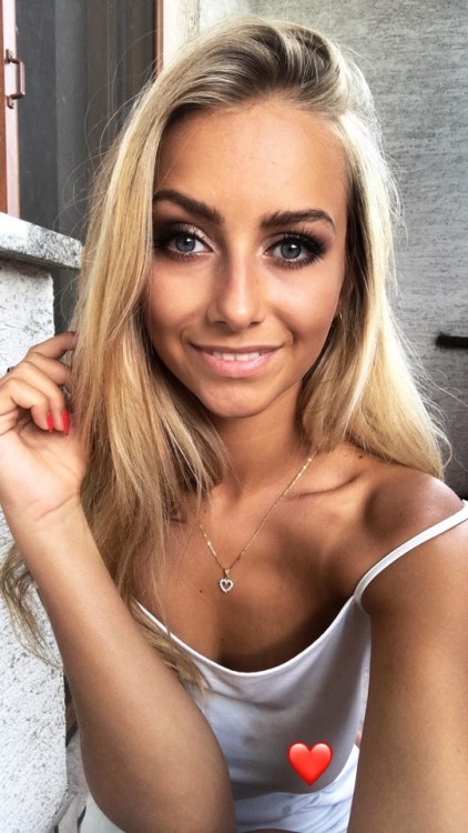KatherinePics: 18Single:  Yes.Looking for: Men/CoupleLink to profile: HERE