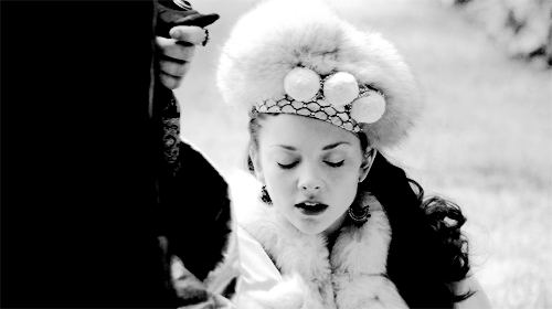 ladygiselletudor:    19th May 1536 –  Execution of Anne Boleyn Dressed in a robe
