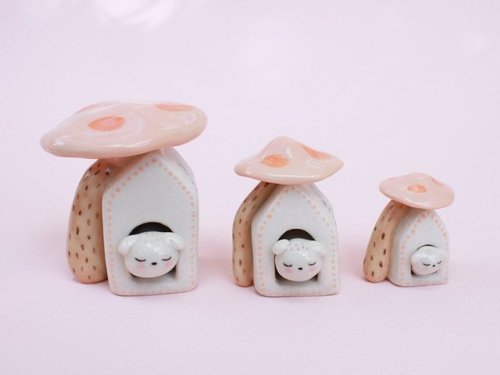 figdays:Mini Sculptures // HESUKINAE 1. Mini Lotus Leaf House                    4.The Mushroom Hous