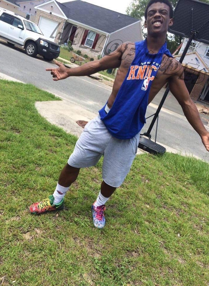 hall-of-nudes:  Young bull still got time to grow