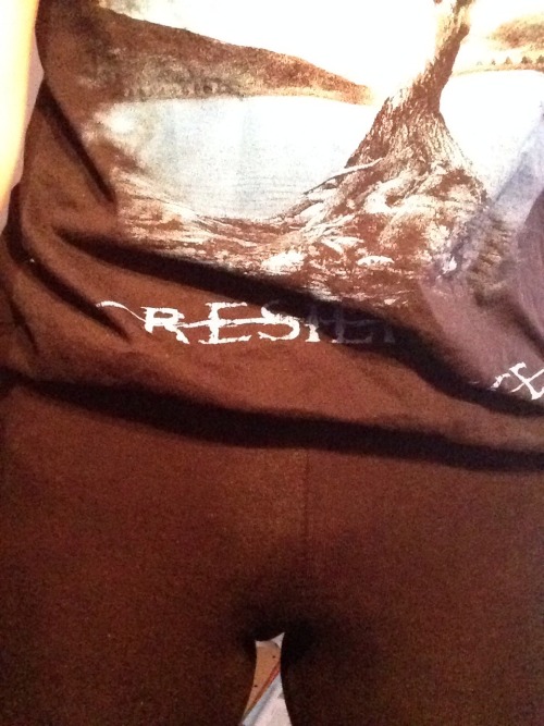 i-need-a-spanking: U can see my diaper hehe