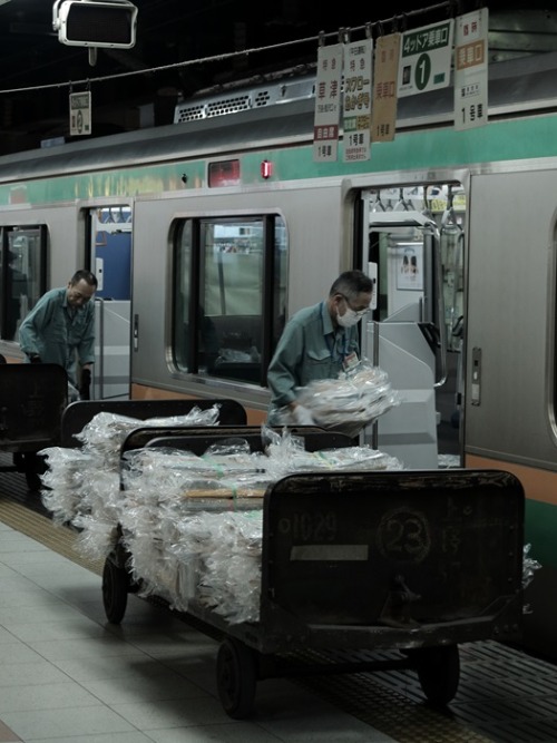 yamanote-candid:538M#3canon Powershot G1X上野駅 11/05/2014