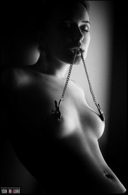sexy-nipple-clamps:  sexy-nipple-clamps.tumblr.com