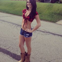 cowgirl-babes:  Cowgirl