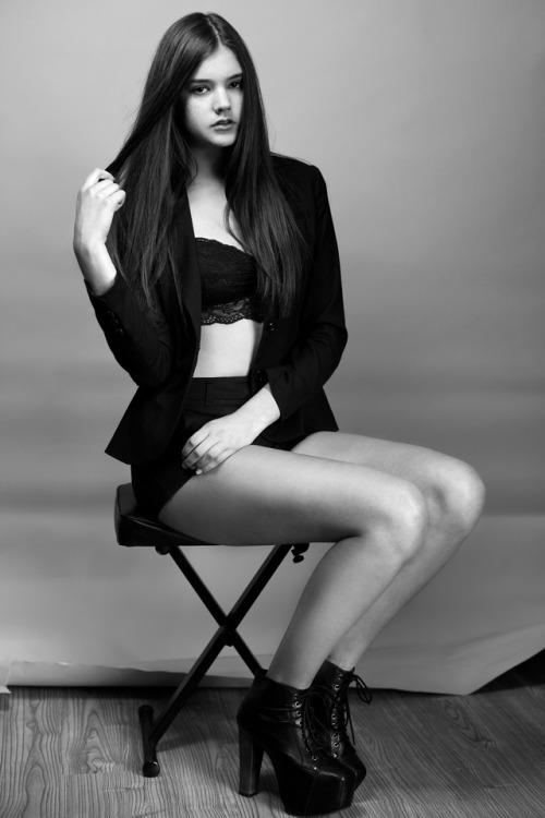Lydia TouchtonFollow celebrity-legs-and-heels.tumblr.com/ for more!(via 5f64aafe3db374dbfcc62