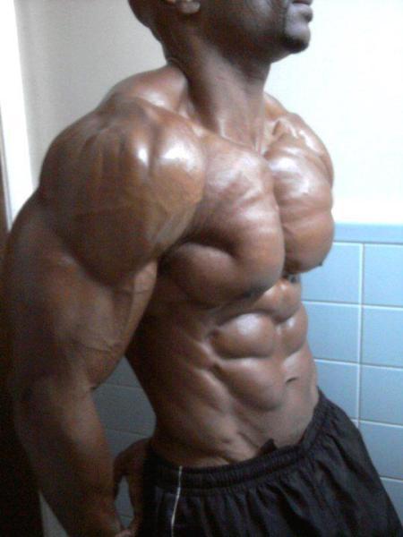 actionfigurebody:  Follow || http://actionfigurebody.tumblr.com || for gymspiration 💪🏾💪🏽💪🏼💪🏻IG || MDB25  Yes sir