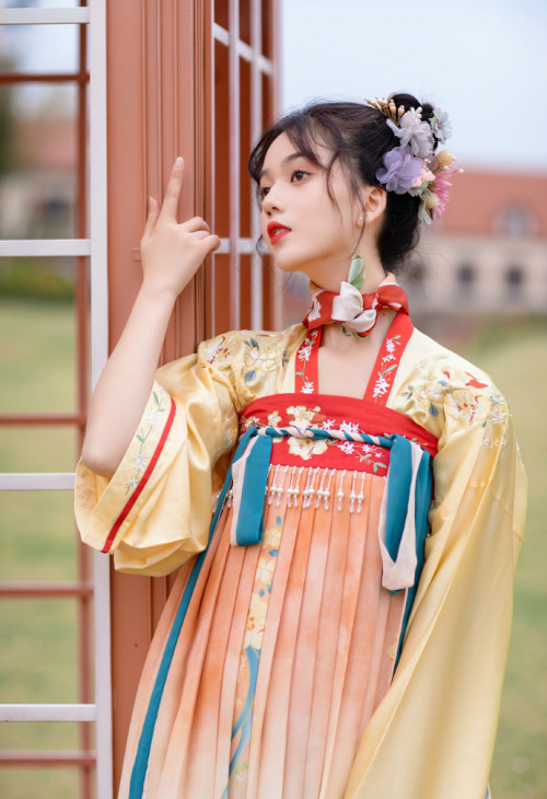 hanfugallery:chinese hanfu by 花朝记