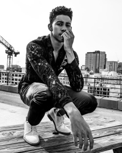 amuzed1:stormshoots Sunday vibes with @keiynanlonsdale 🔲🔳 Styling // @caitlineucker Grooming // @hairbyrigoortiz