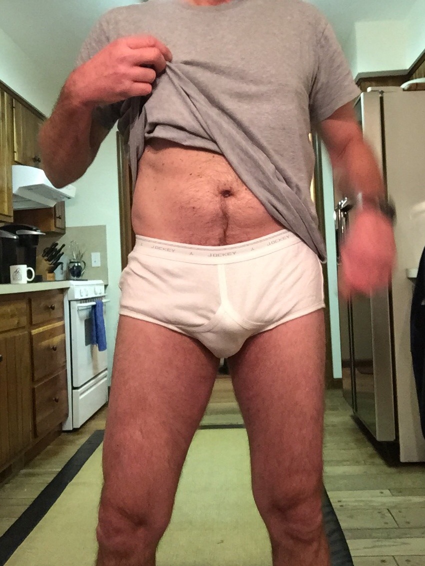 briefs6335:Showing his jockeys