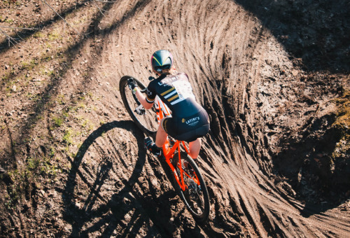 bunnyhoppingbarriers:Bridget Tooley committing to the ruts at Ruts n’ Guts in Broken Arrow, OK. 12/2