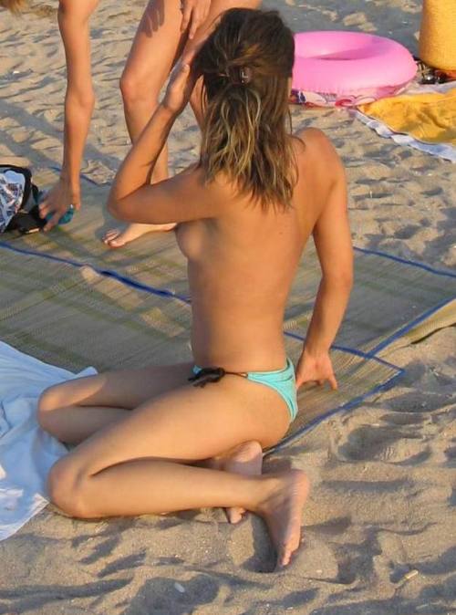 omgallofthem: Alyna Holler. Exposed slut. Let’s make her famous around the world. Repost and r