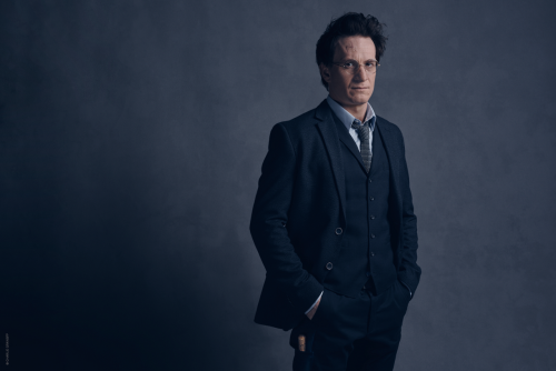 solitaryjo:Cursed Child reveals first look at Harry, Ginny and Albus Potter in character[x]