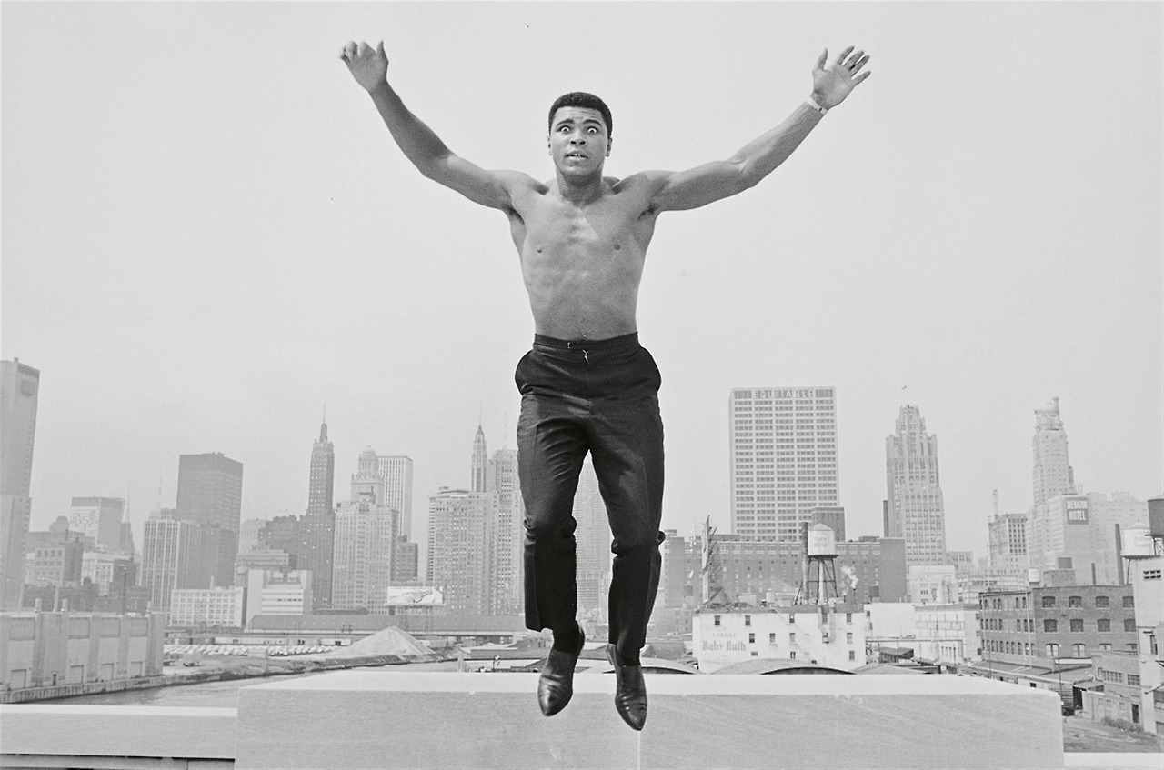 joeinct:  Muhammad Ali Jumping from the Bridge over the Chicago River, Photo by Thomas