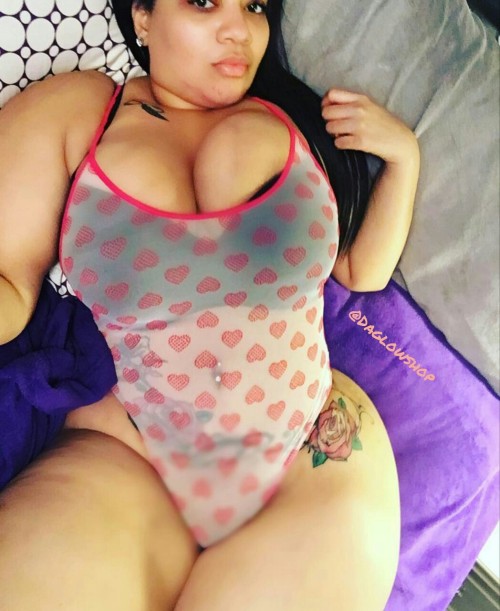 Porn Pics daglowshop:  @CurvyRedbone15 #MYTYPE 