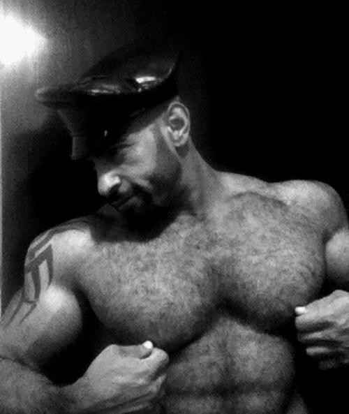 More nippleplay at http://nipplepigs.tumblr.com