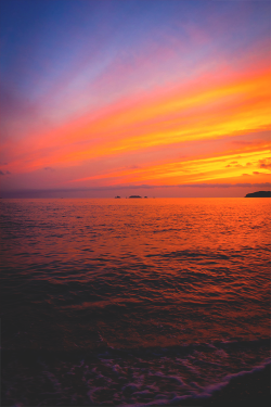 wearevanity:   Sunsets we only dream of…