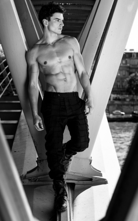 completelyfine:  Guys I like at… http://completelyfine.tumblr.com/ 