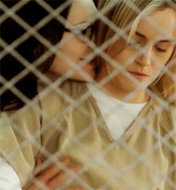 lesbianinaprisonbunk:  Alex Vause   Piper’s boob   