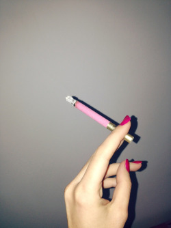 breakfastsdiamonds:  i found a pink cigarette