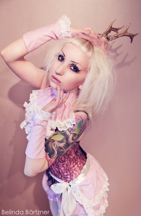fuckyeahbeautykills:  (via Miss Polli - Vilicious Clothing II by ~RadiioactivePhoto on deviantART)