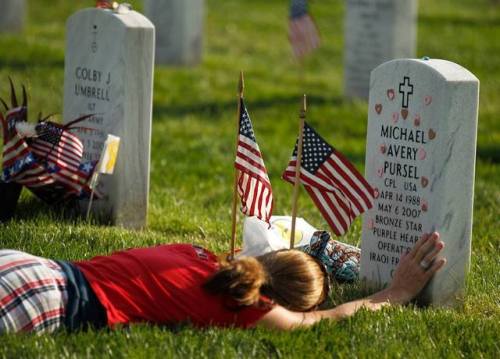 thehomenudist: Let us NEVER forget our fallen!