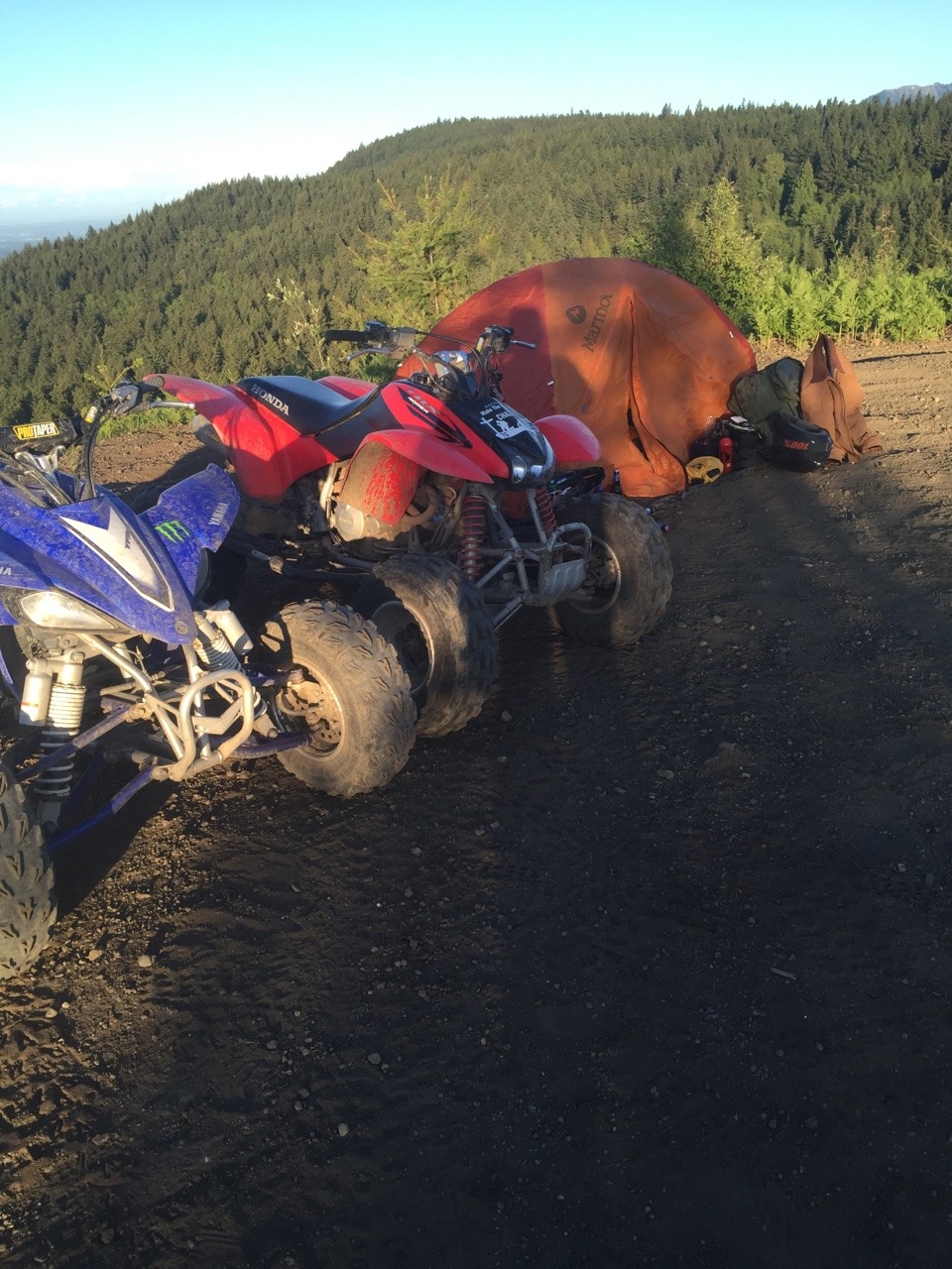 Me and @quadjunky took the quads out and camped at our favorite lookout. Good little