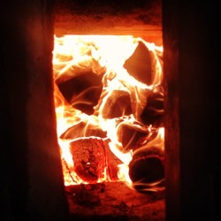 hungfromtherisingsun:  Firebox #fire #woodfire