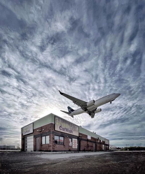 russellstyles: phoenix…. Airport Rd, Mississauga, Ontario,… (at 6900 Airport Rd)https: