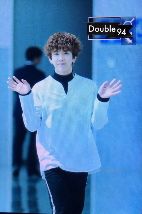 toppklass2017: 9/30/17 B-Joo spotted en route to record The Unit