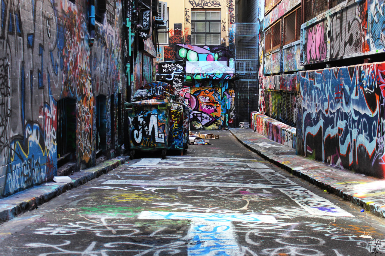 leahdeephotos:  HUED.