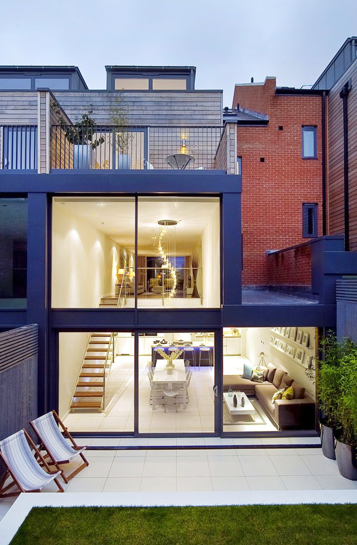 life1nmotion:  Rear external night Exquisite House in London With Double Volume Space