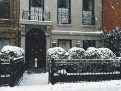 newyorkexplorer:  Beautiful UES townhouse in the snow.