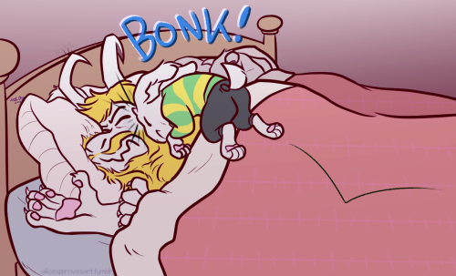 chrisnpics:aliceapprovesart:The Monster King Saw this really cute video of Asriel as Simba and it made me think of Asriel trying to wake up Asgore in the morning like Simba. A good opportunity to draw the goat family. BONUS: Movie night with the family.