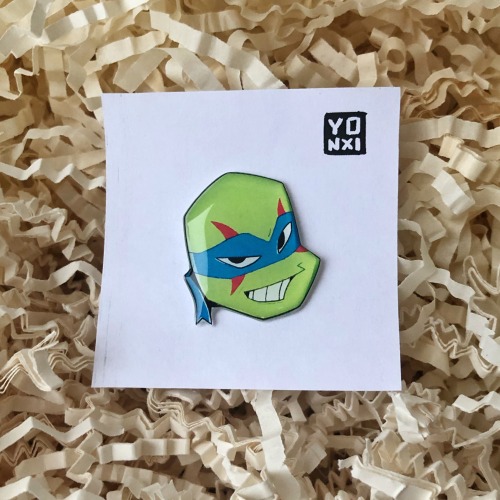 yonxi: Hello everybody~! I’m so excited: I’m finally introducing to you my pins with our favorite te
