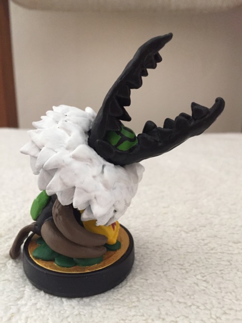 Custom Centipeetle Amiibo using G&amp;Ws base stand.  Made from self drying plastic clay and For