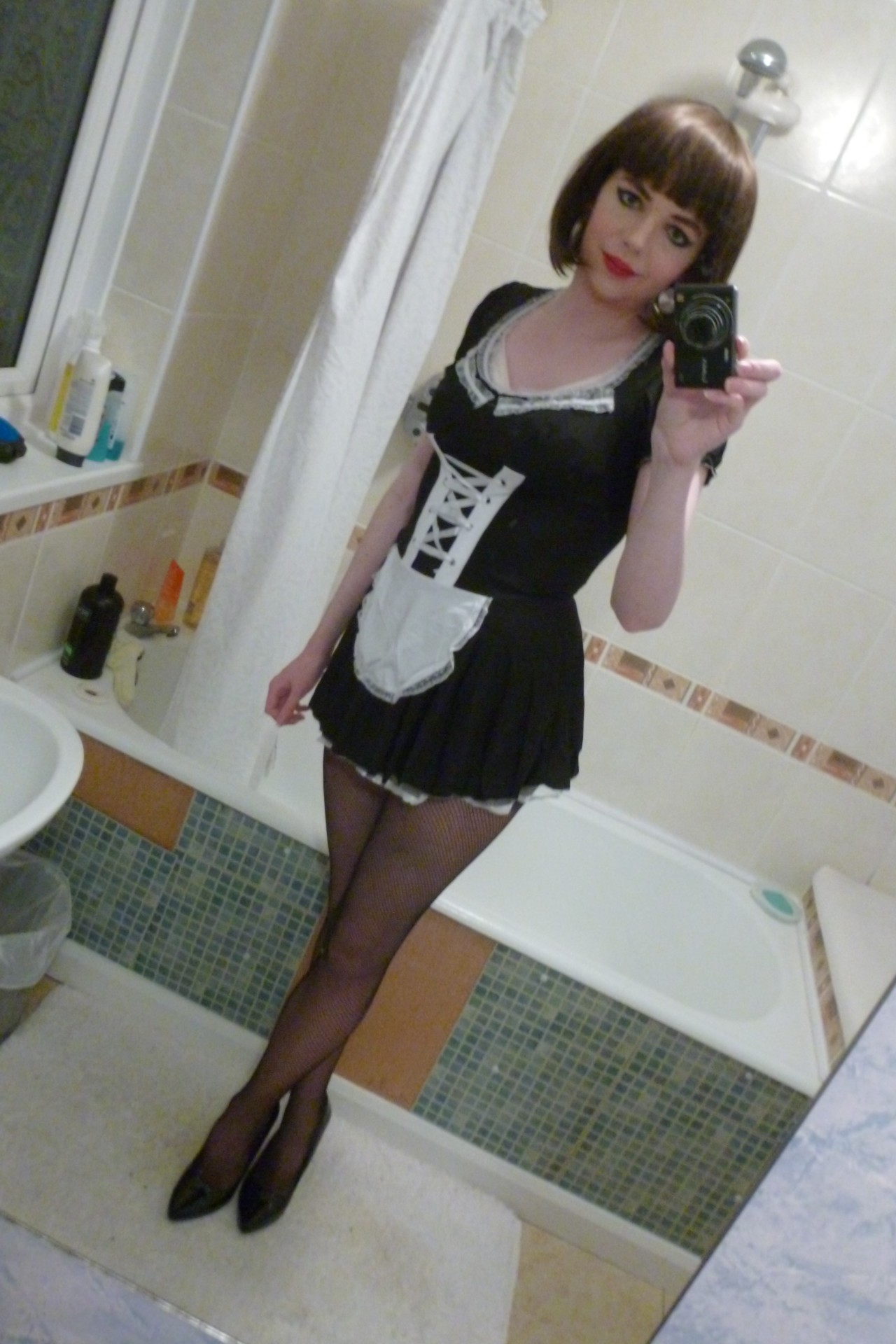 sirshaelami: lucy-cd:  Pictures More Maid outfit with short wig, looks amazing &lt;3