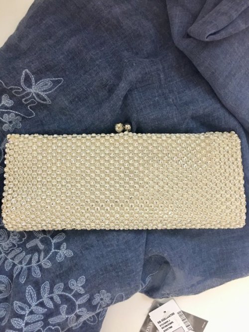 Vintage Rhinestone Clutch //QuinsentialsBoutique