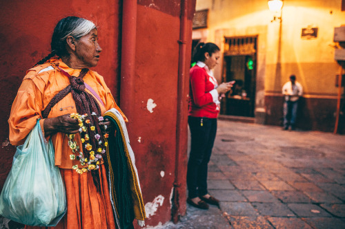 XXX brandeezyx:  qsvblog:  Querétaro - Rojo photo