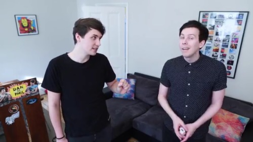 I PICKED THE WRONG TIME TO PAUSE THE VIDEO