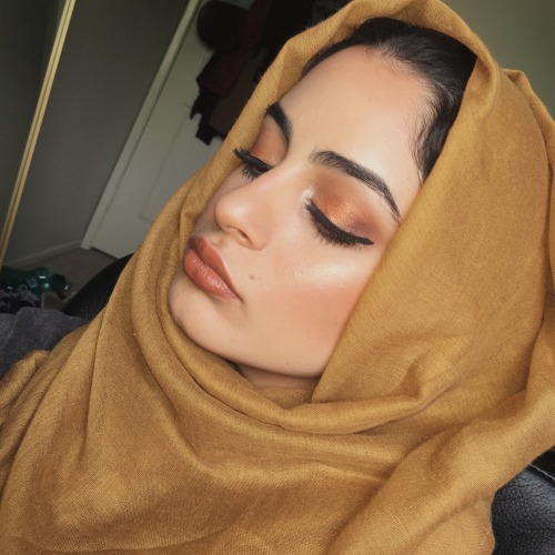 rnashallah:i love procrastinating via makeup!!