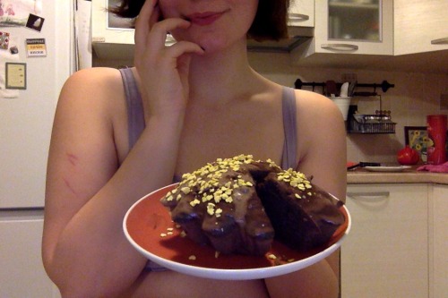 cakestales:  Chocolate cake anyone?  Oh…if you insist. 