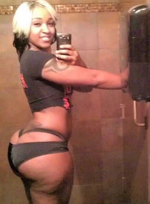 DaMN SHE THICK