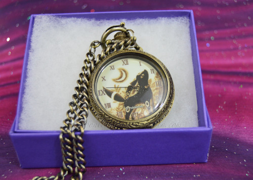 Another beautiful Umbreon timepiece! This pocket watch is from the recently released Mystery Mansion