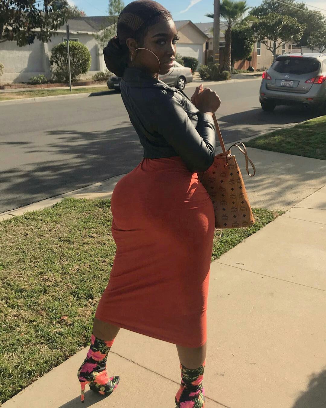 dresssexy4me:  https://www.instagram.com/p/Bd8o4vphAXK/?utm_source=ig_share_sheet&amp;igshid=1xd1iq4f31yqu